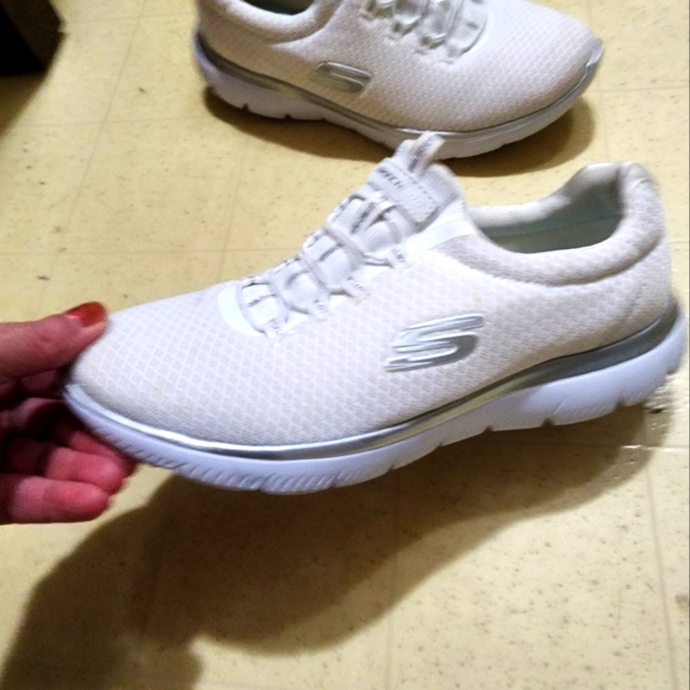 Sketchers Memory foam 7.5 slip on